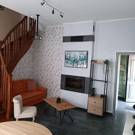 Maison Chaleureuse Avec Netflix Et Ps5 Valenciennes Esterno foto