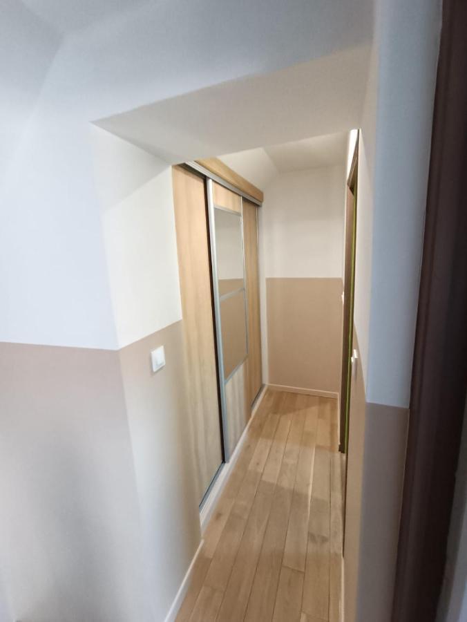 Maison Chaleureuse Avec Netflix Et Ps5 Valenciennes Esterno foto