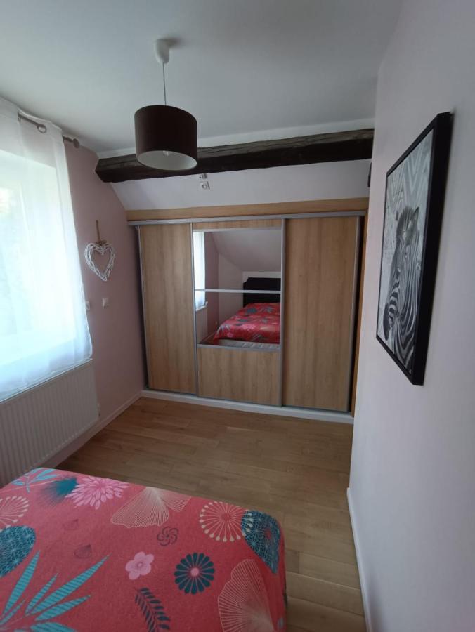 Maison Chaleureuse Avec Netflix Et Ps5 Valenciennes Esterno foto
