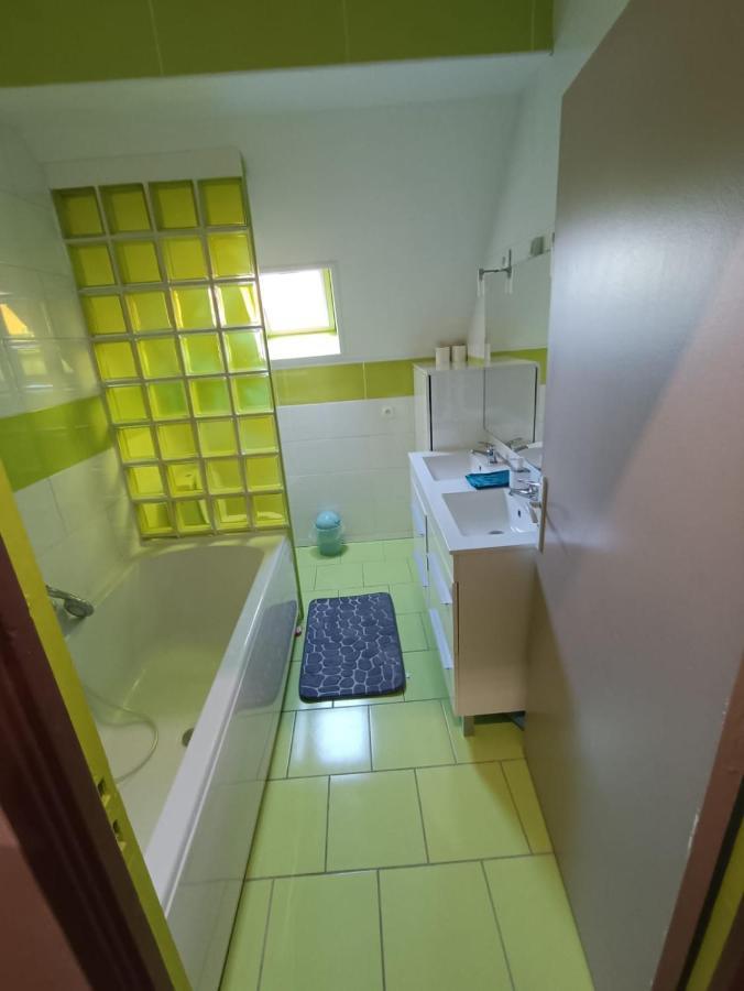 Maison Chaleureuse Avec Netflix Et Ps5 Valenciennes Esterno foto