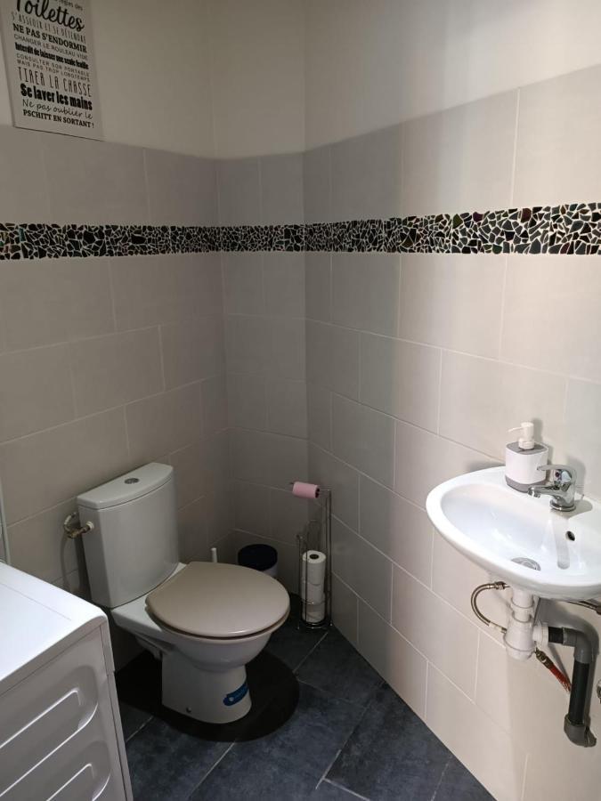 Maison Chaleureuse Avec Netflix Et Ps5 Valenciennes Esterno foto