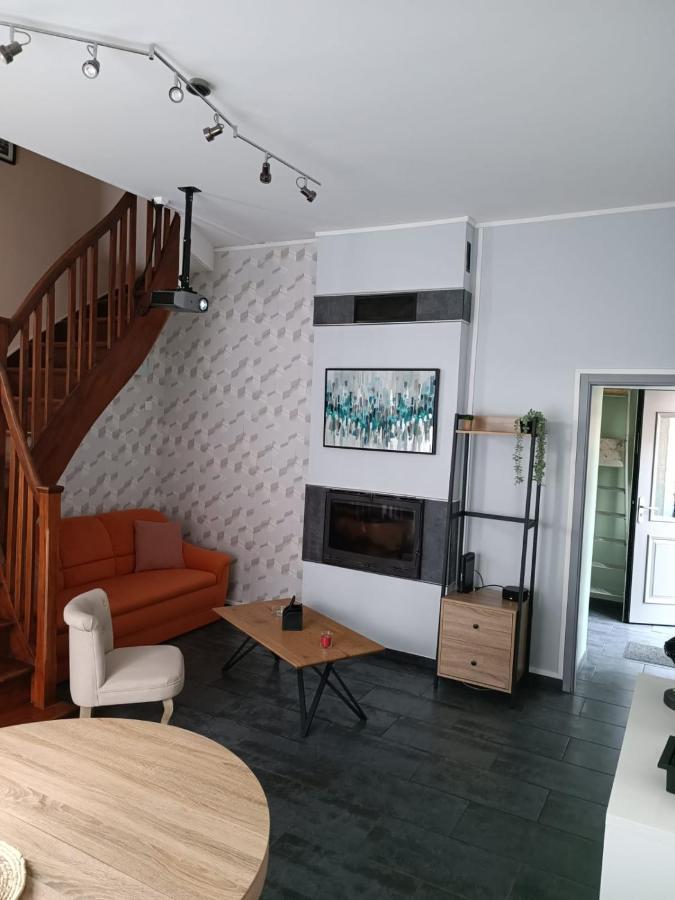 Maison Chaleureuse Avec Netflix Et Ps5 Valenciennes Esterno foto